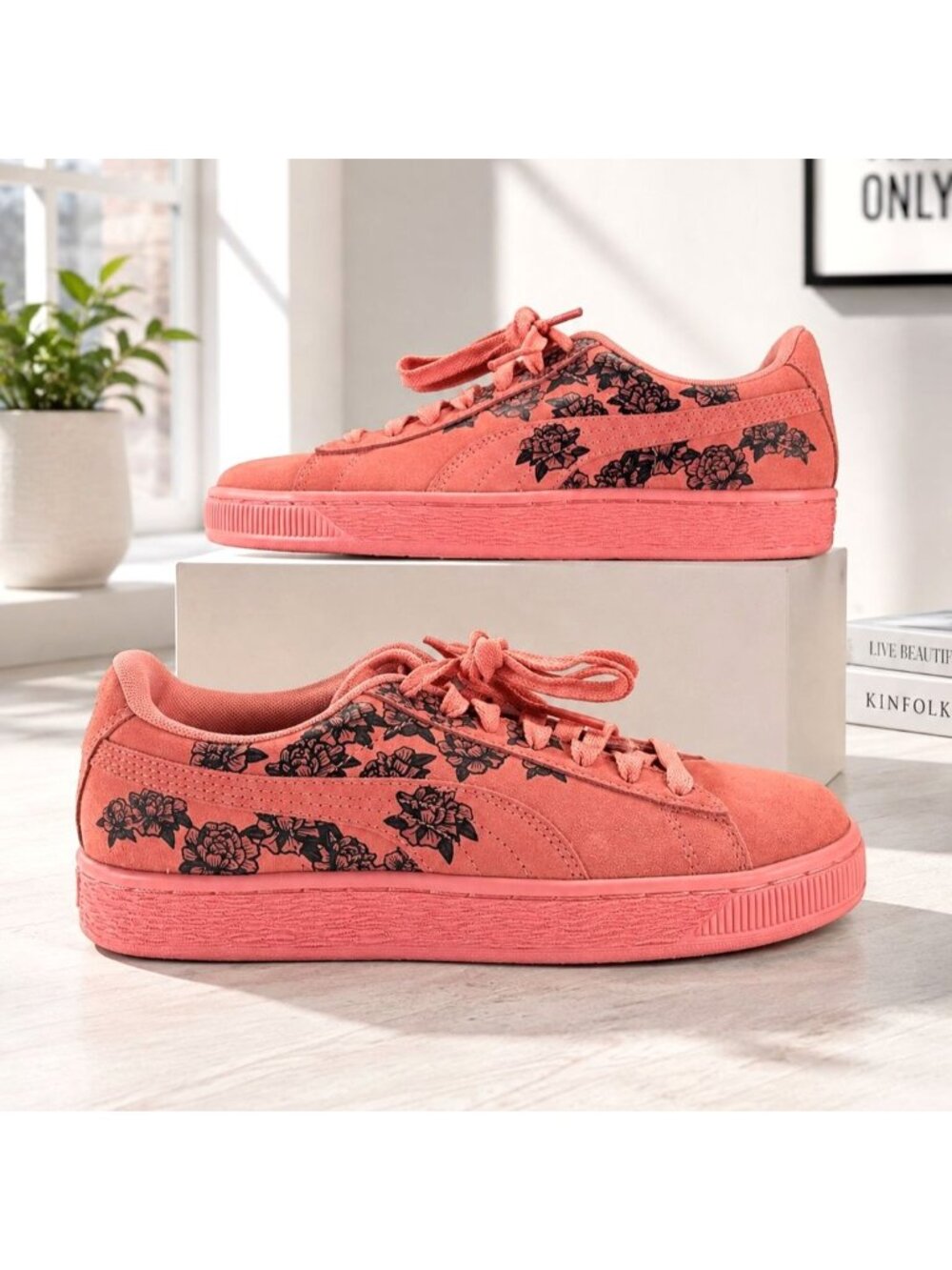 Puma Suede Tol Graphic Floral Womens Size 6 Sneakers Casual Shoes 370312-01